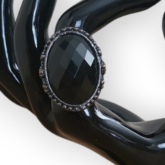 Vintage Black Fauceted Stone Gunmetal Silvertone Fat Band Cocktail Ring - Picture 6 of 9
